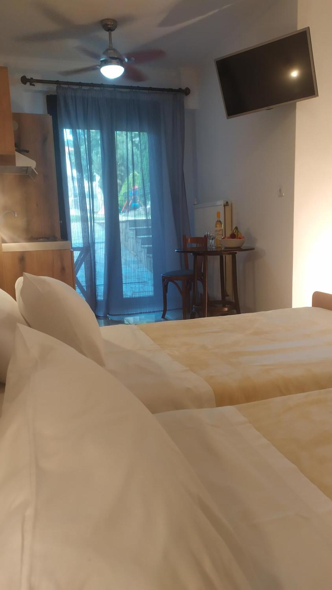 Smallhotel - Vevi Экстерьер фото